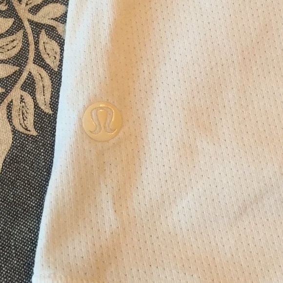 Lululemon white t-shirt - Picture 2 of 2